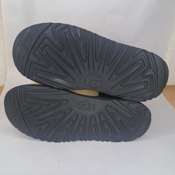 UGG Kids Classic Mini Boots - Cream - Picture 9 of 9